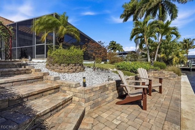 2105 Ottersrest LN, Cape Coral, FL 33990