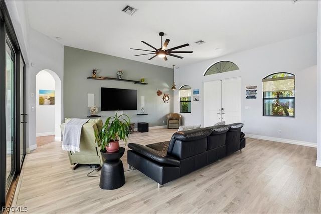 2105 Ottersrest LN, Cape Coral, FL 33990