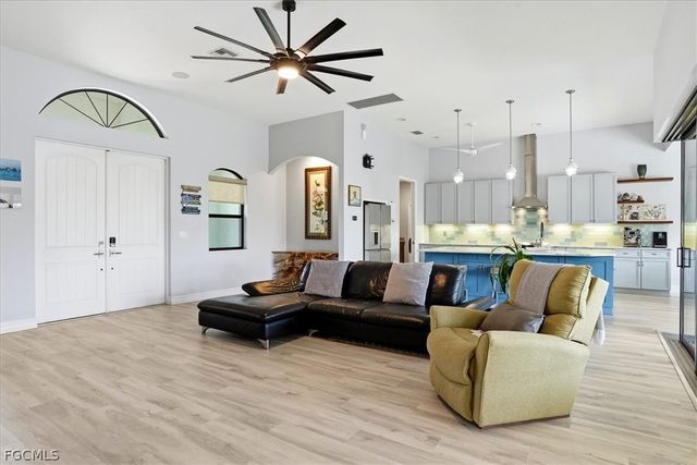 2105 Ottersrest LN, Cape Coral, FL 33990