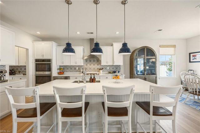 213 Werdna LN, Chesapeake, VA 23322