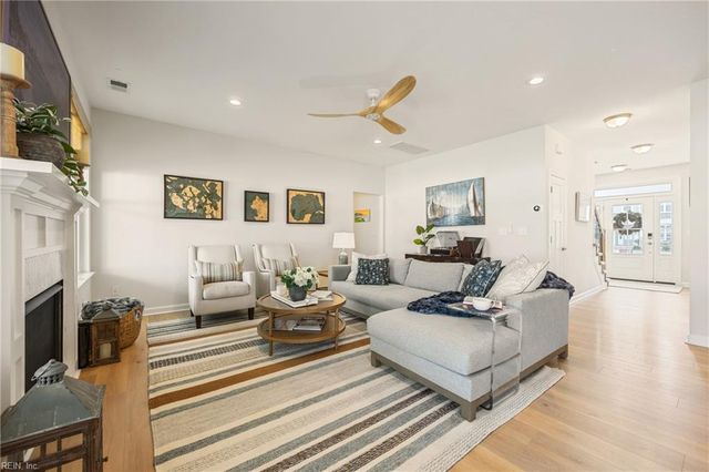 213 Werdna LN, Chesapeake, VA 23322