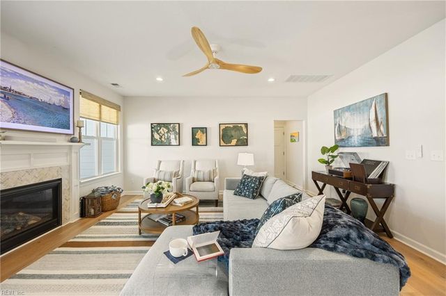 213 Werdna LN, Chesapeake, VA 23322