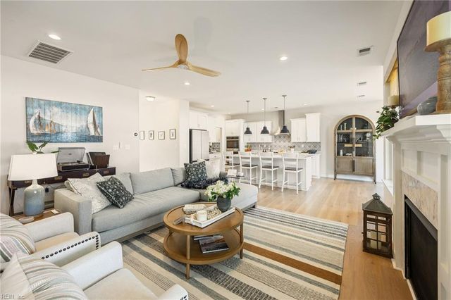 213 Werdna LN, Chesapeake, VA 23322