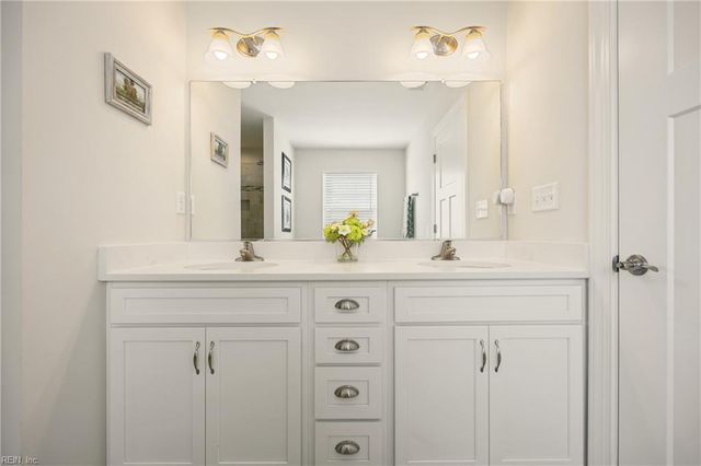 213 Werdna LN, Chesapeake, VA 23322