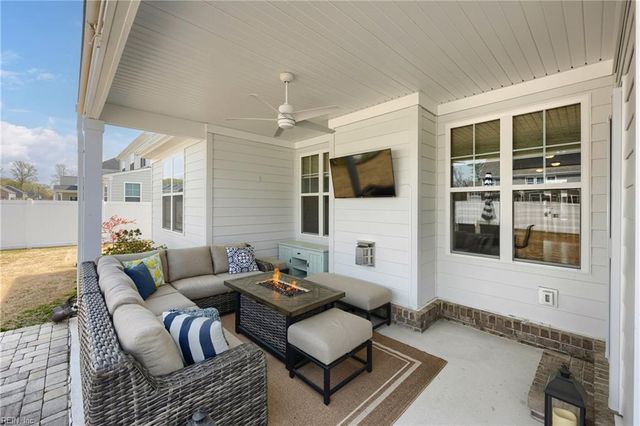 213 Werdna LN, Chesapeake, VA 23322