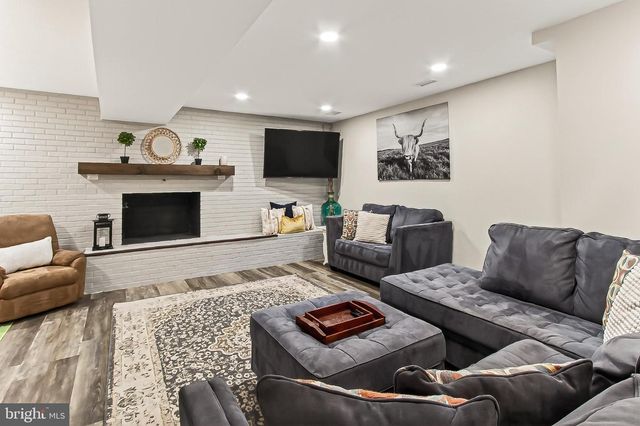 6341 SYDNEY RD, Fairfax Station, VA 22039