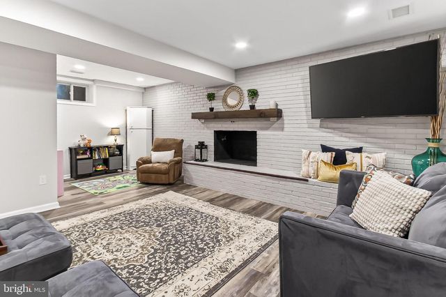6341 SYDNEY RD, Fairfax Station, VA 22039