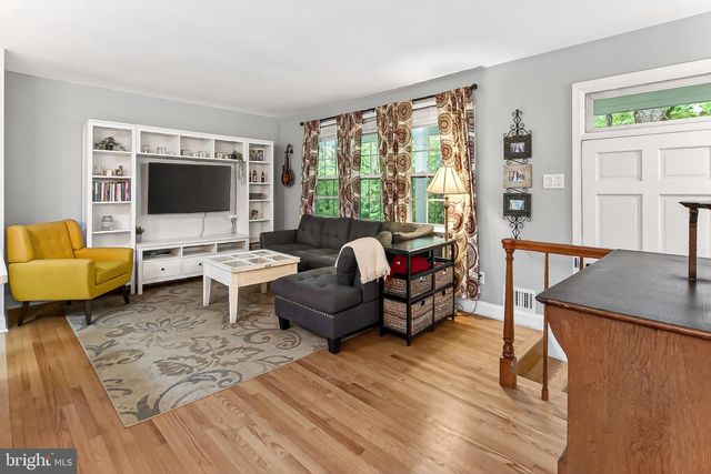 6341 SYDNEY RD, Fairfax Station, VA 22039