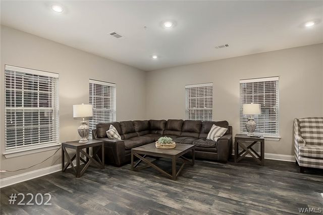 3218 Veterans Memorial 2202, Tuscaloosa, AL 35404