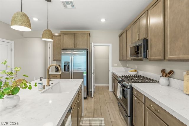 10449 Smokey Mariposa Avenue, Las Vegas, NV 89166