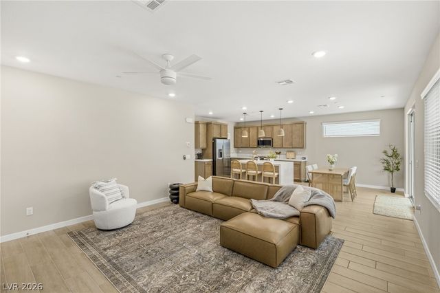 10449 Smokey Mariposa Avenue, Las Vegas, NV 89166