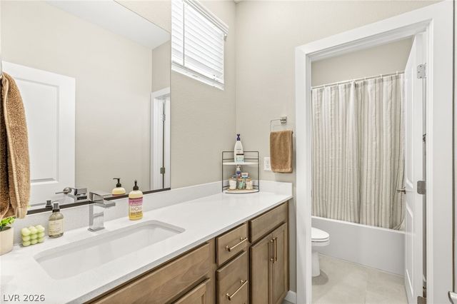 10449 Smokey Mariposa Avenue, Las Vegas, NV 89166