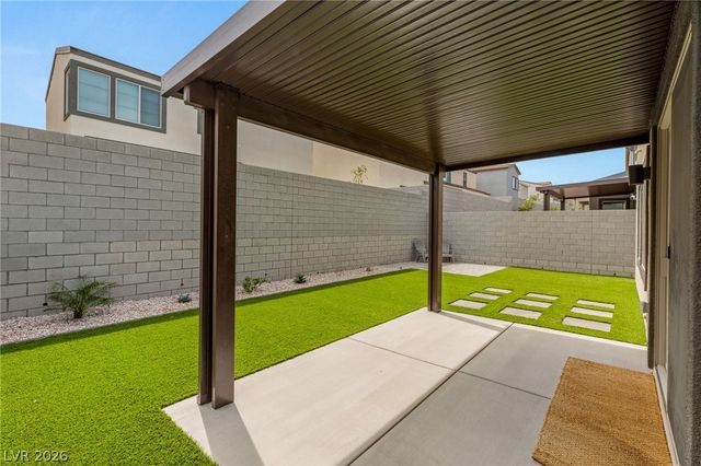 10449 Smokey Mariposa Avenue, Las Vegas, NV 89166