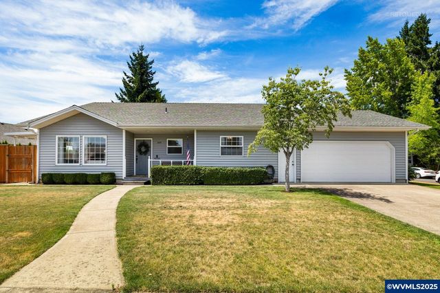 875 Hermanson St, Woodburn, OR 97071