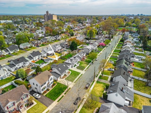 40 South Dr, Rochelle Park Twp., NJ 07662