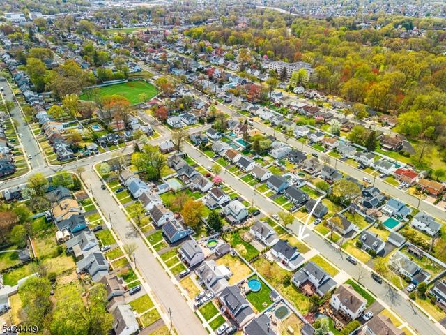 40 South Dr, Rochelle Park Twp., NJ 07662