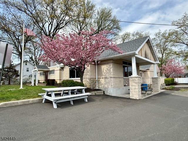 40 South Dr, Rochelle Park Twp., NJ 07662