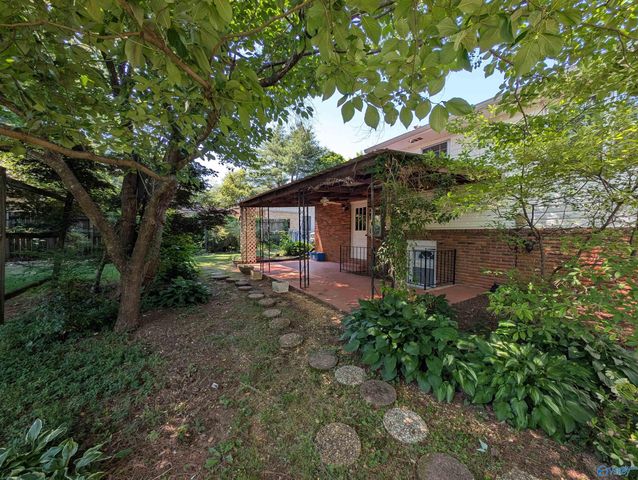 11007 Crestfield Drive, Huntsville, AL 35803