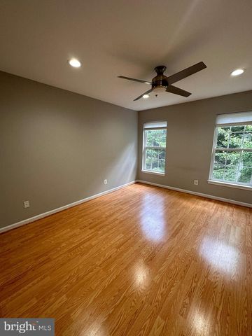 4065 CRESSIDA PL, Woodbridge, VA 22192