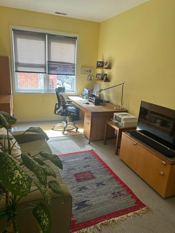 4149 N Kenmore Avenue 3S, Chicago, IL 60613