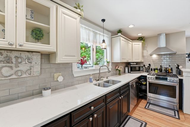 114 Maplewood Ter, Springfield, MA 01108