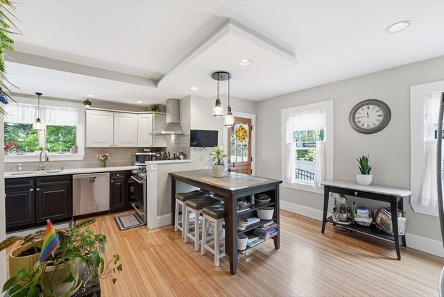 114 Maplewood Ter, Springfield, MA 01108