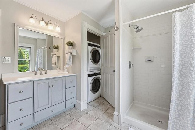 114 Maplewood Ter, Springfield, MA 01108