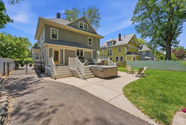 114 Maplewood Ter, Springfield, MA 01108
