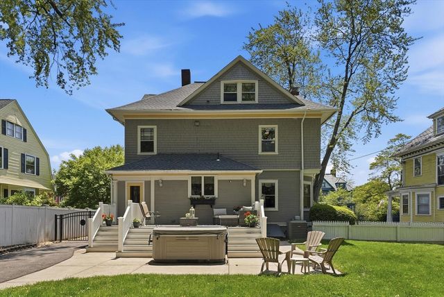 114 Maplewood Ter, Springfield, MA 01108