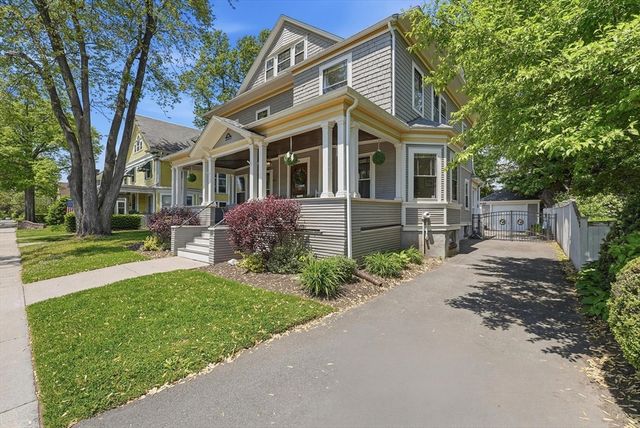 114 Maplewood Ter, Springfield, MA 01108
