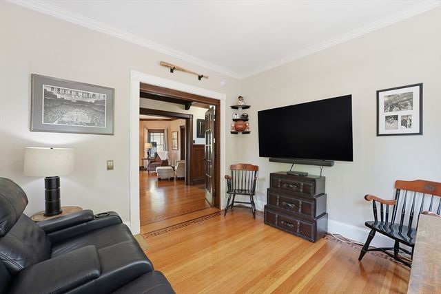 114 Maplewood Ter, Springfield, MA 01108