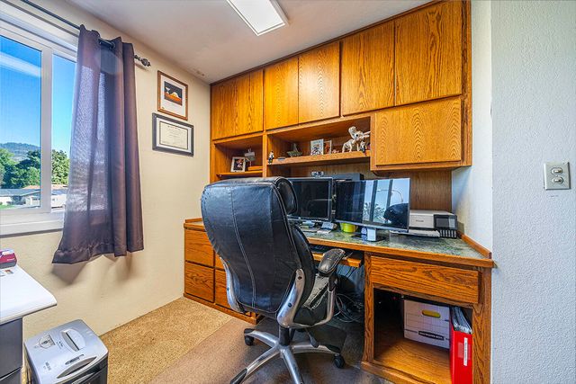 2736 Canterbury Lane, Medford, OR 97504