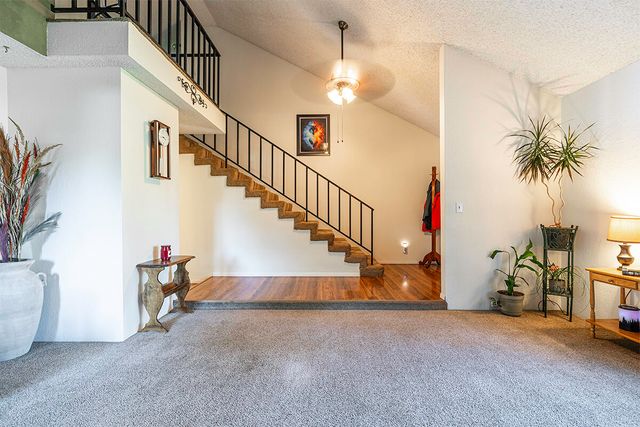 2736 Canterbury Lane, Medford, OR 97504