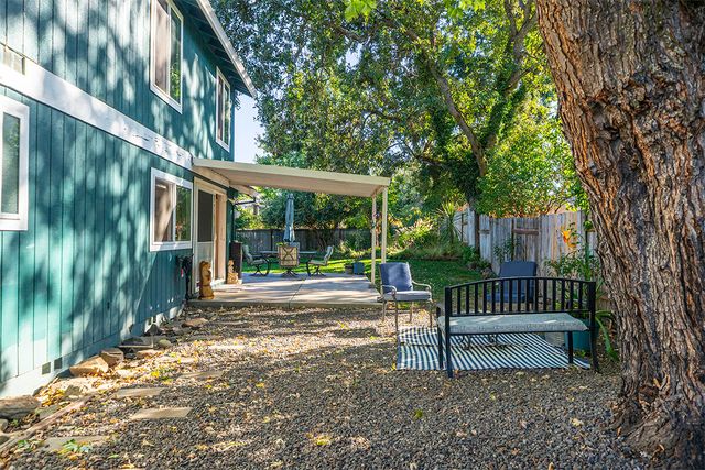 2736 Canterbury Lane, Medford, OR 97504