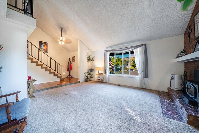 2736 Canterbury Lane, Medford, OR 97504
