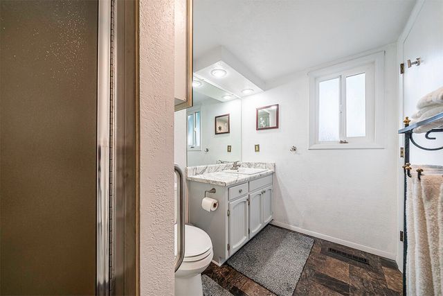 2736 Canterbury Lane, Medford, OR 97504