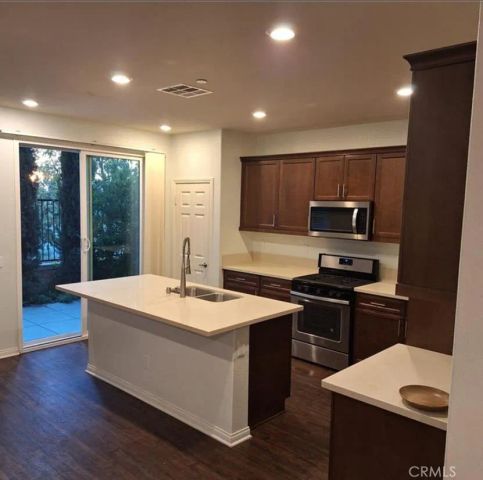 825 Parisa Place, Upland, CA 91786