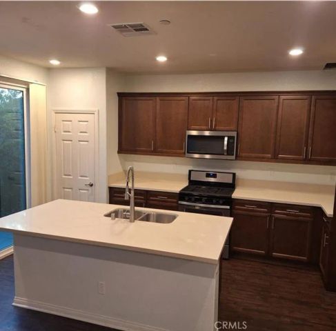 825 Parisa Place, Upland, CA 91786