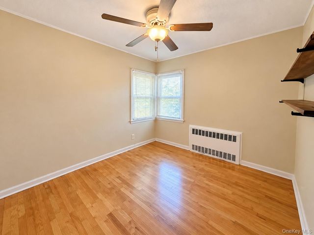 380 Gates Avenue W, Lindenhurst, NY 11757