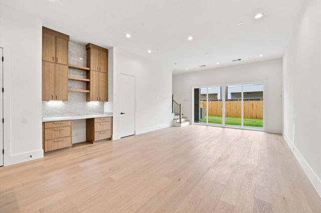 112 E 27th Street, Houston, TX 77008