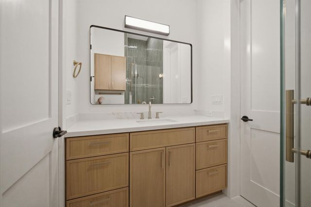 112 E 27th Street, Houston, TX 77008