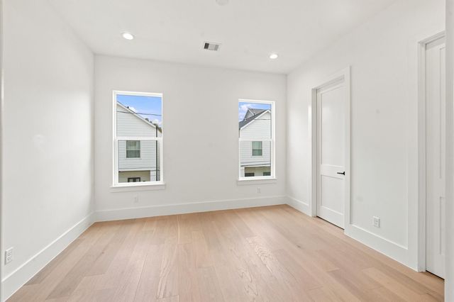 112 E 27th Street, Houston, TX 77008