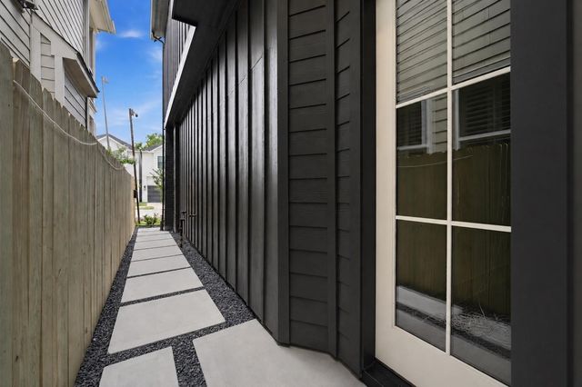112 E 27th Street, Houston, TX 77008