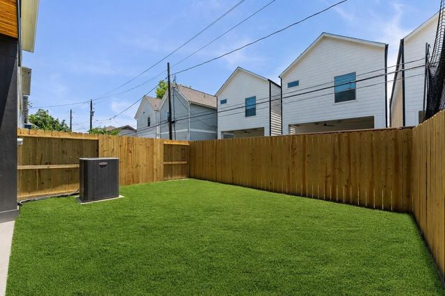 112 E 27th Street, Houston, TX 77008