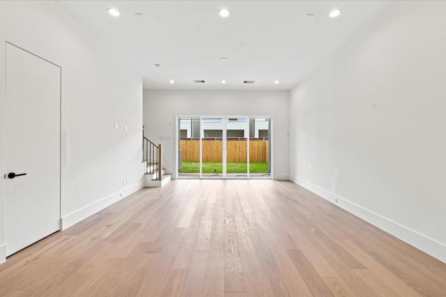 112 E 27th Street, Houston, TX 77008