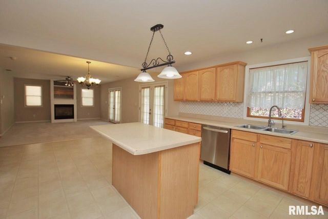 4303 W RUSTIC HOLLOW Drive, Peoria, IL 61615