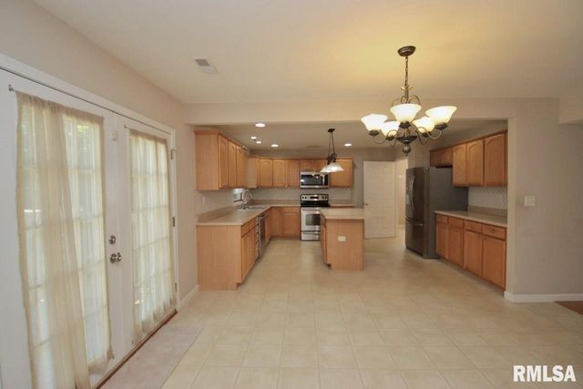 4303 W RUSTIC HOLLOW Drive, Peoria, IL 61615