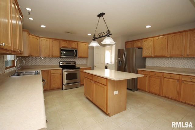 4303 W RUSTIC HOLLOW Drive, Peoria, IL 61615