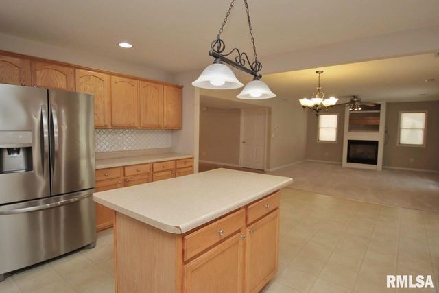 4303 W RUSTIC HOLLOW Drive, Peoria, IL 61615