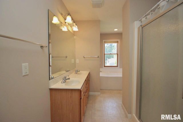 4303 W RUSTIC HOLLOW Drive, Peoria, IL 61615